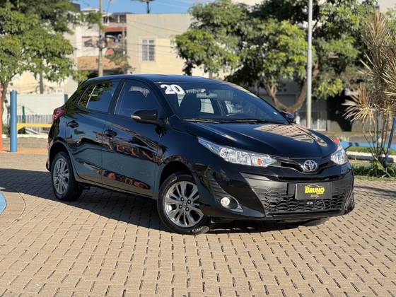 TOYOTA YARIS 1.3 16V FLEX XL PLUS TECH MULTIDRIVE TOYOTA YARIS 1.3 16V FLEX XL PLUS TECH MULTIDRIVE